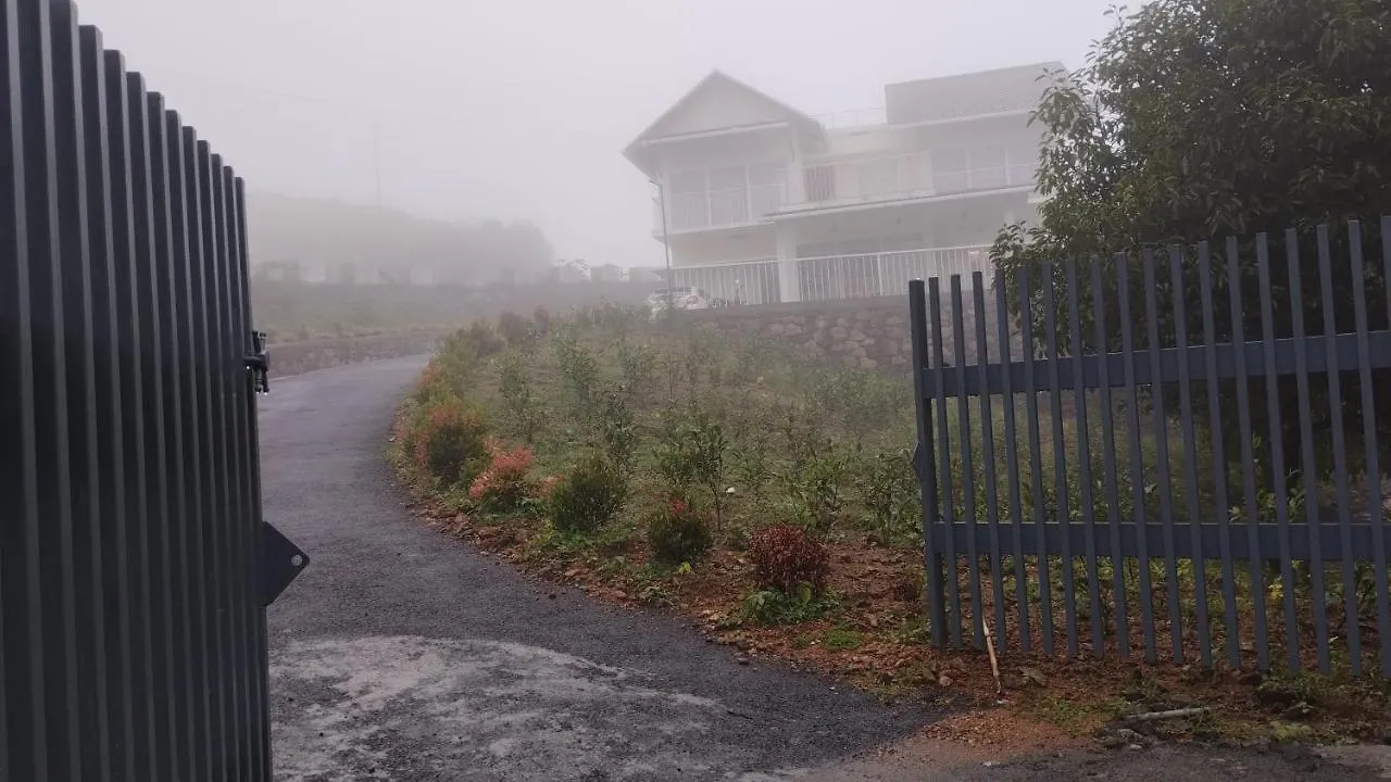 Homestay Glashaus By Izan Vagamon India