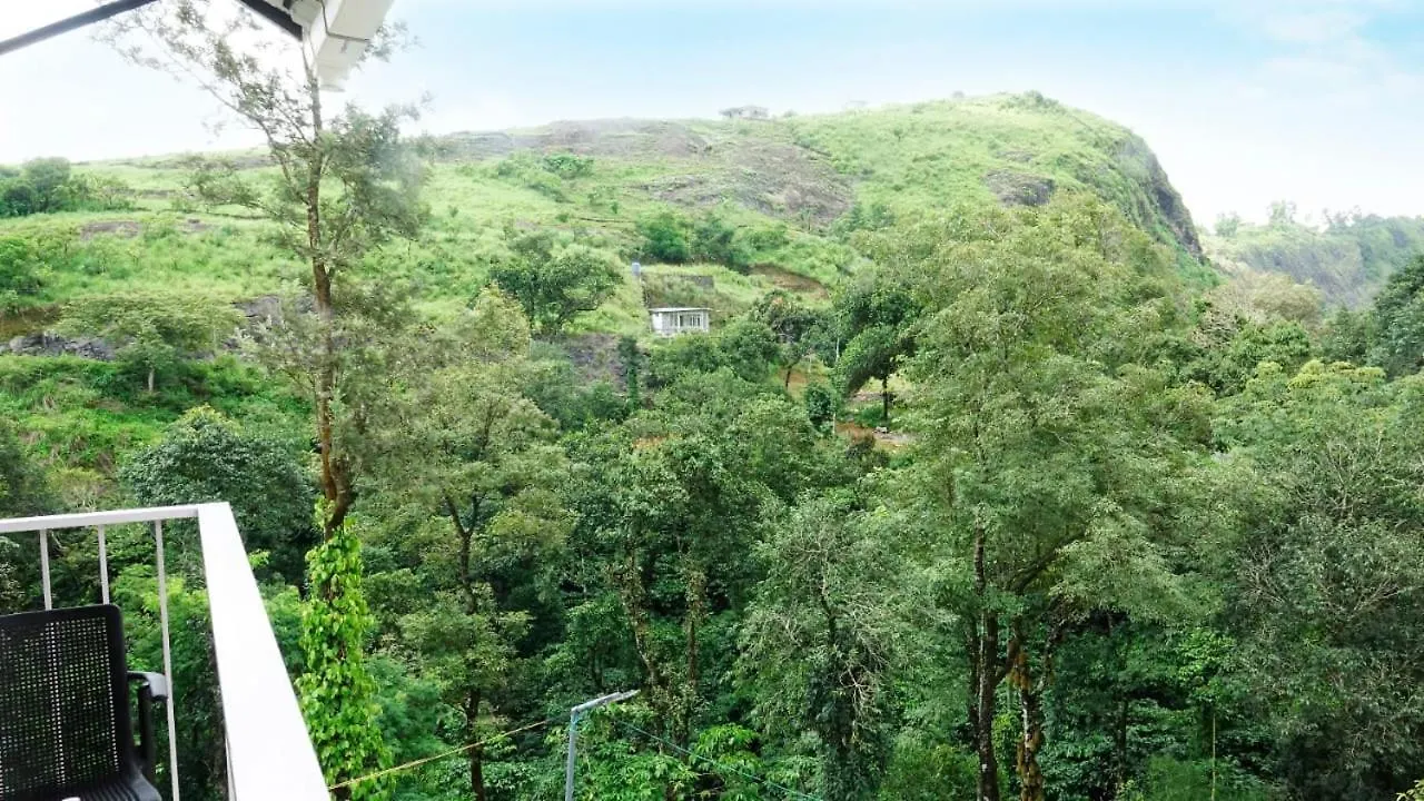 Glashaus By Izan Vagamon