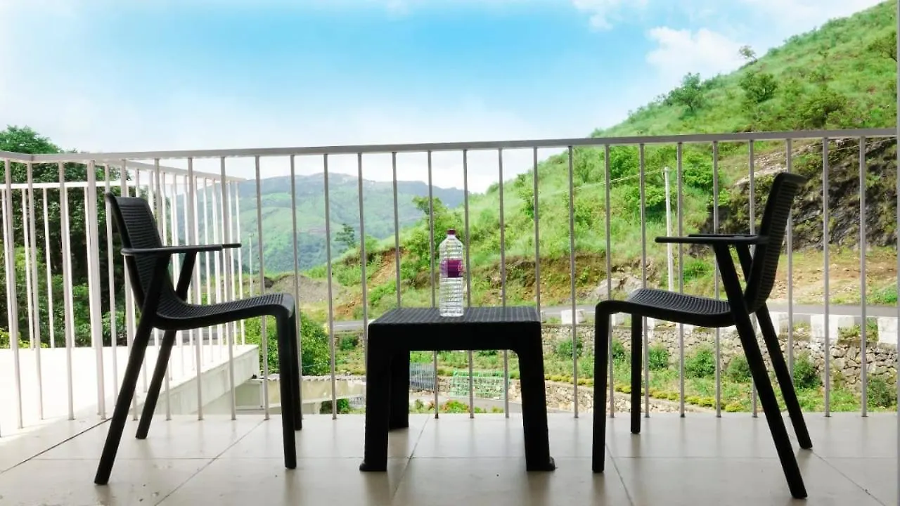 Glashaus By Izan Vagamon India