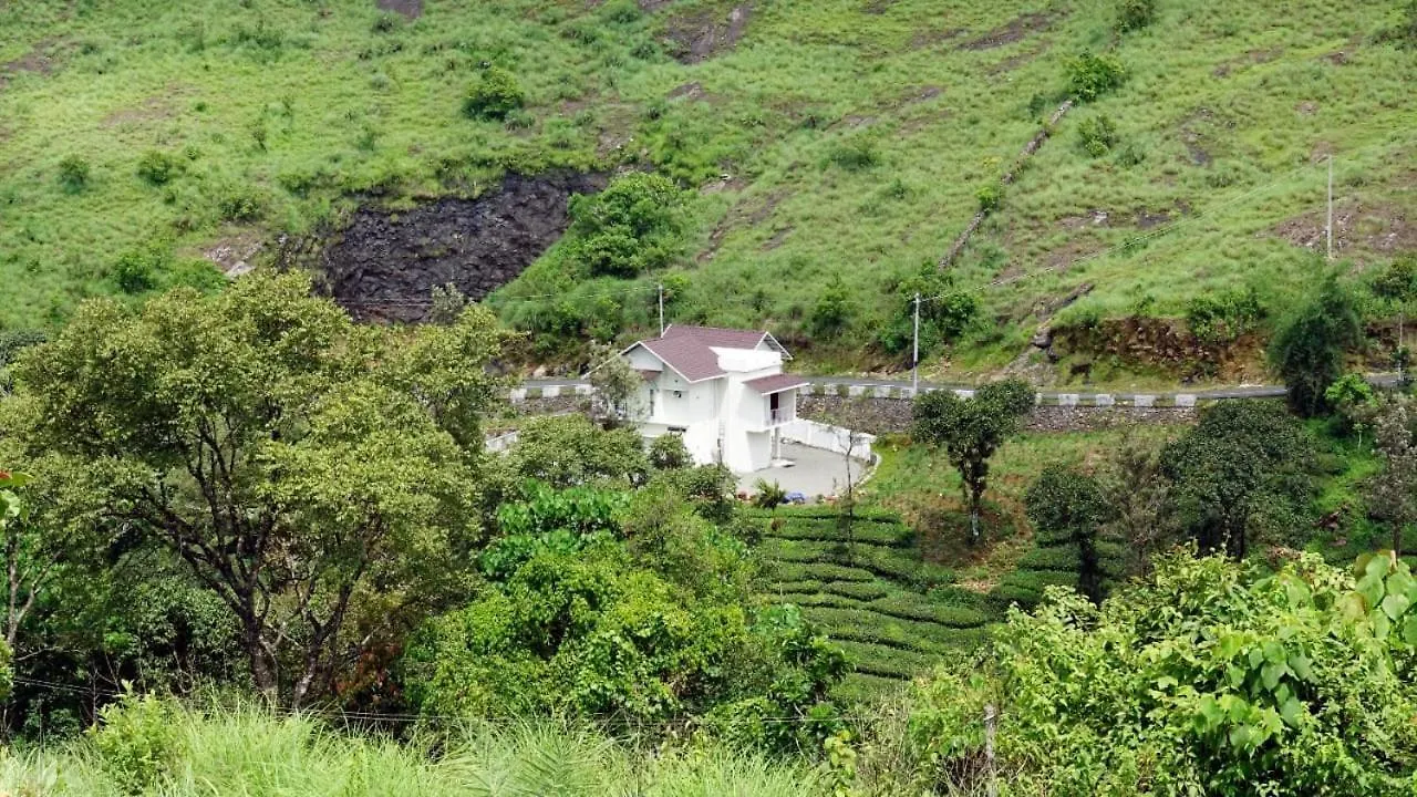 Glashaus By Izan Vagamon India